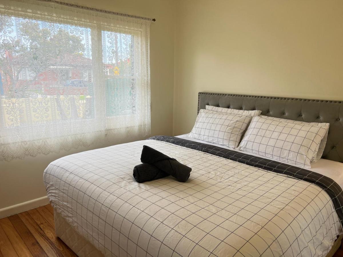 Cosy 4Br Home 15 Minutes Away From Melbourne Airport St Albans Exteriör bild
